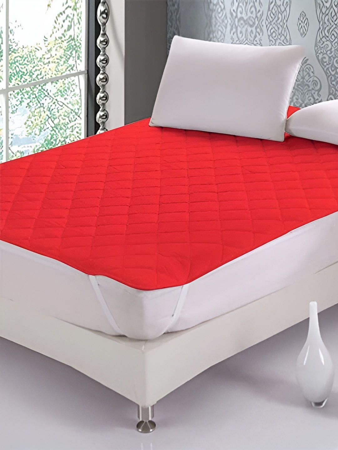 

Comfowell Red Fitted Water Resistant Mattress Protector