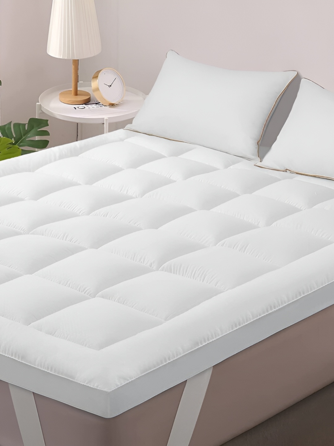 

Comfowell White Quilted Cotton Queen Size Water Resistant Mattress Protector