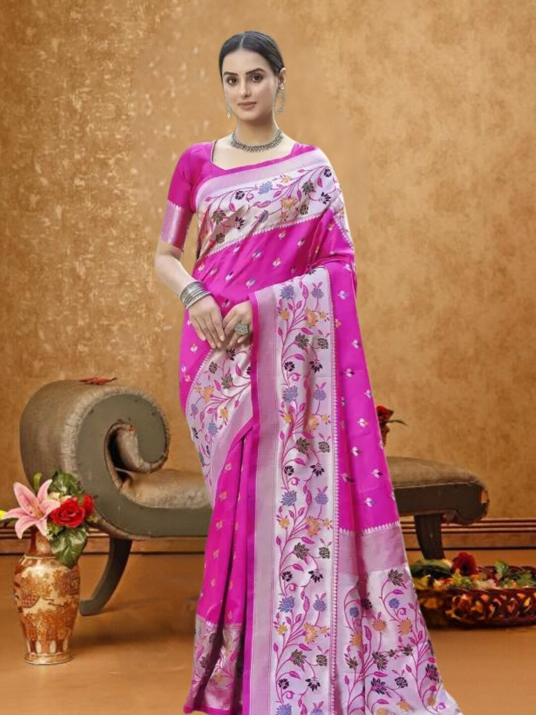 

MAGMINA Ethnic Motifs Woven Design Zari Paithani Saree, Pink