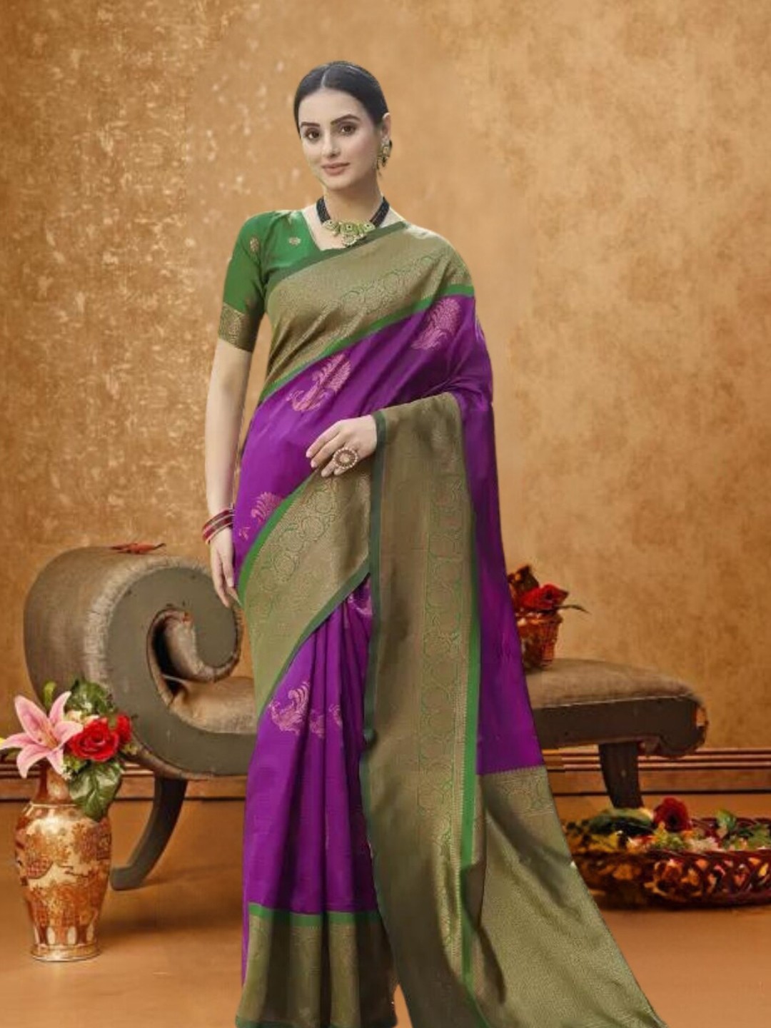 

MAGMINA Floral Woven Design Dharmavaram Saree, Purple