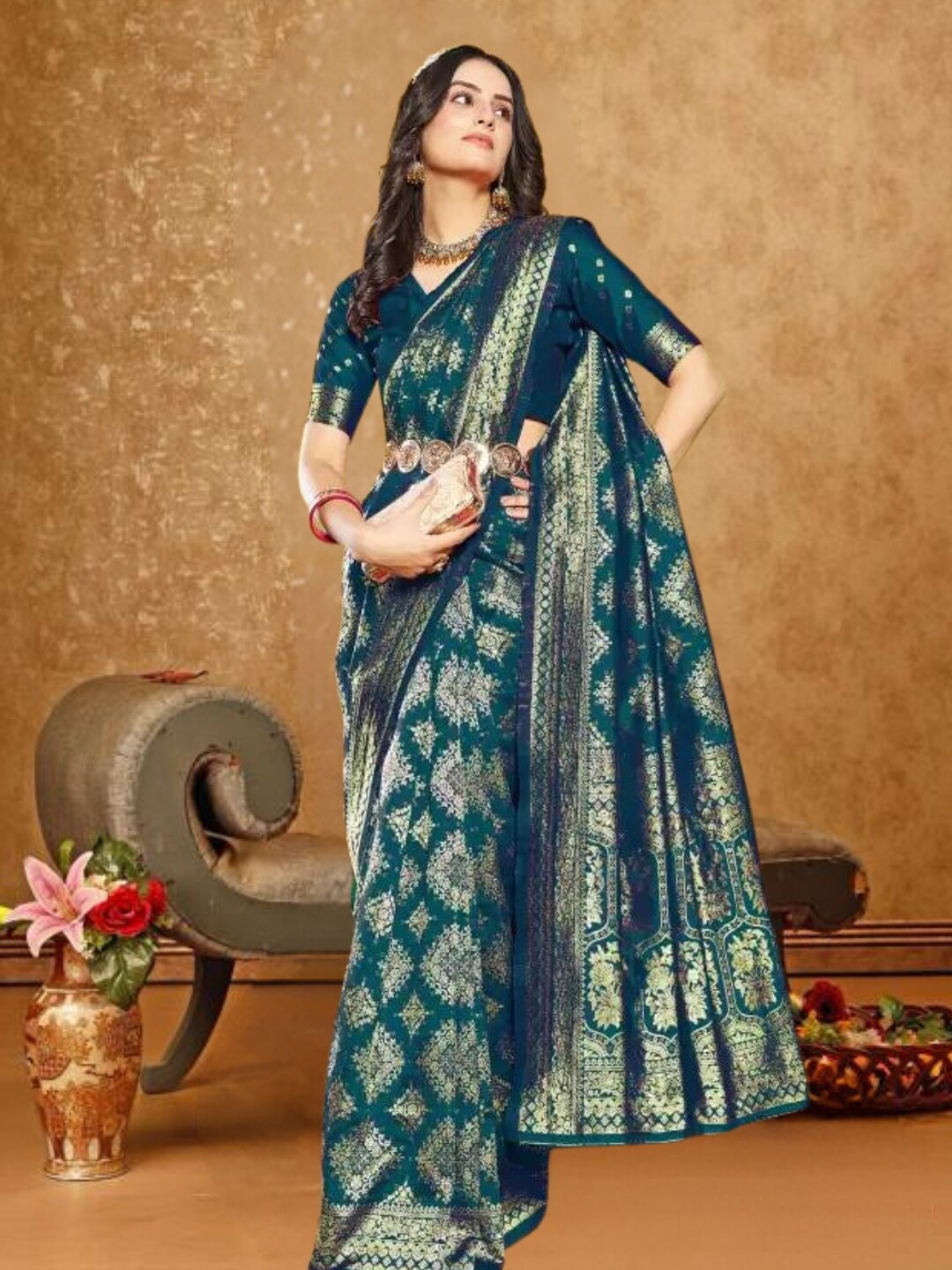

MAGMINA Ethnic Motifs Woven Design Zari Art Silk Banarasi Saree, Green