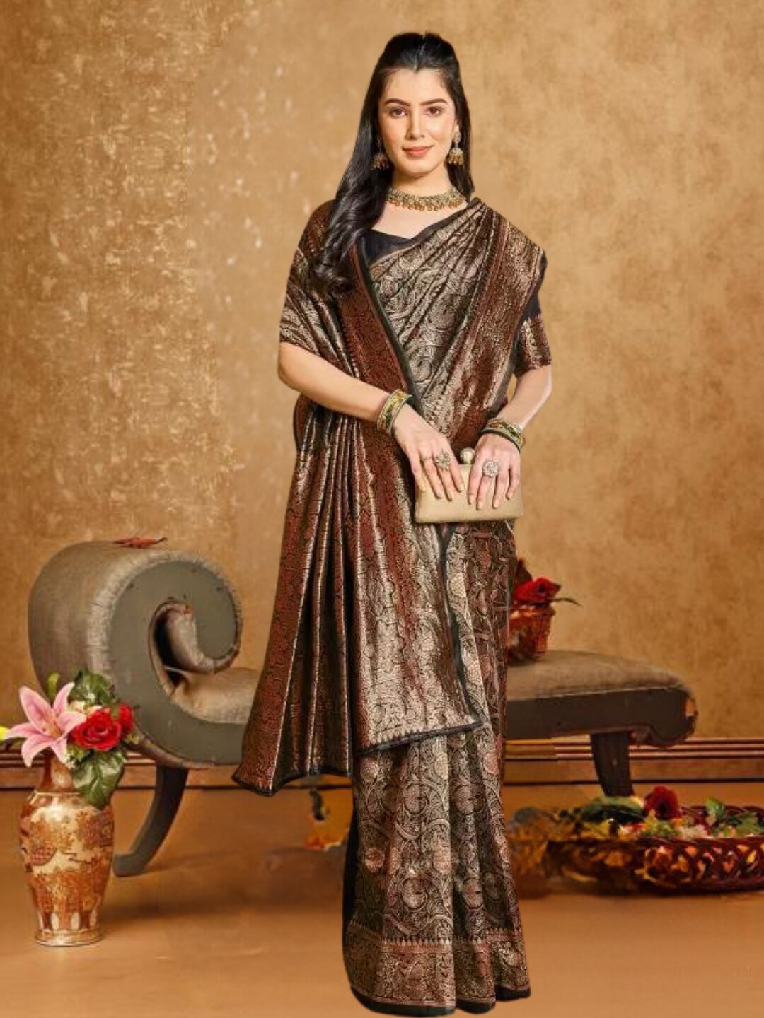 

MAGMINA Ethnic Motifs Woven Design Zari Banarasi Saree, Gold