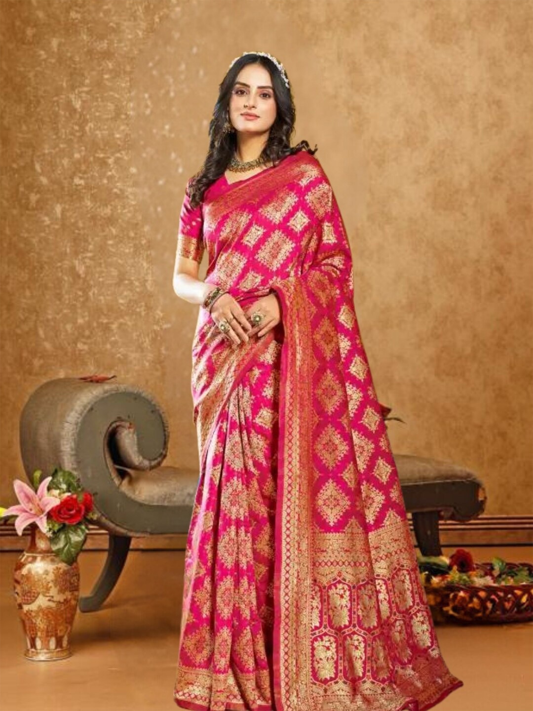 

MAGMINA Ethnic Motifs Woven Design Zari Banarasi Saree, Pink