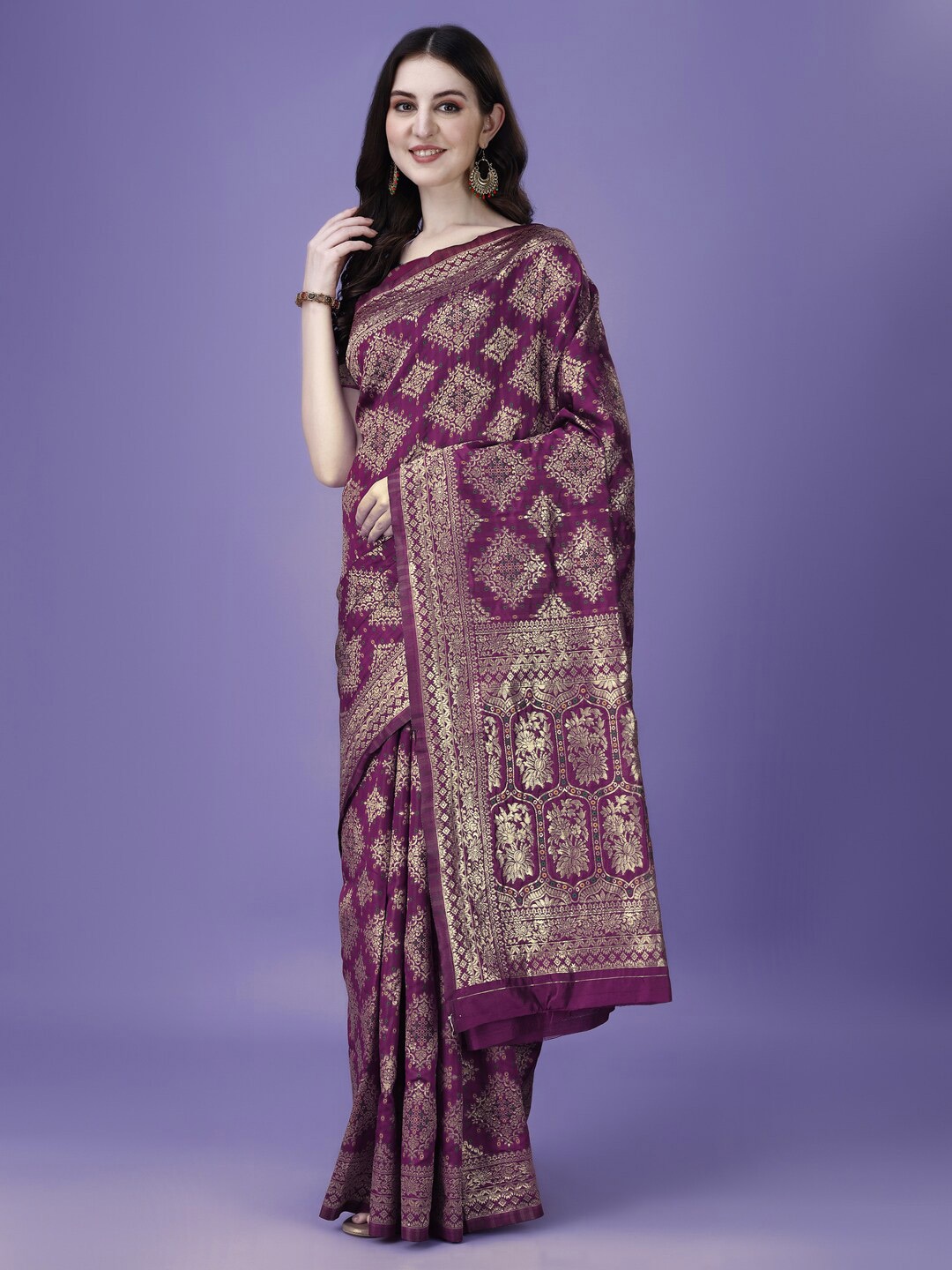 

MAGMINA Ethnic Motifs Woven Design Zari Banarasi Saree, Purple