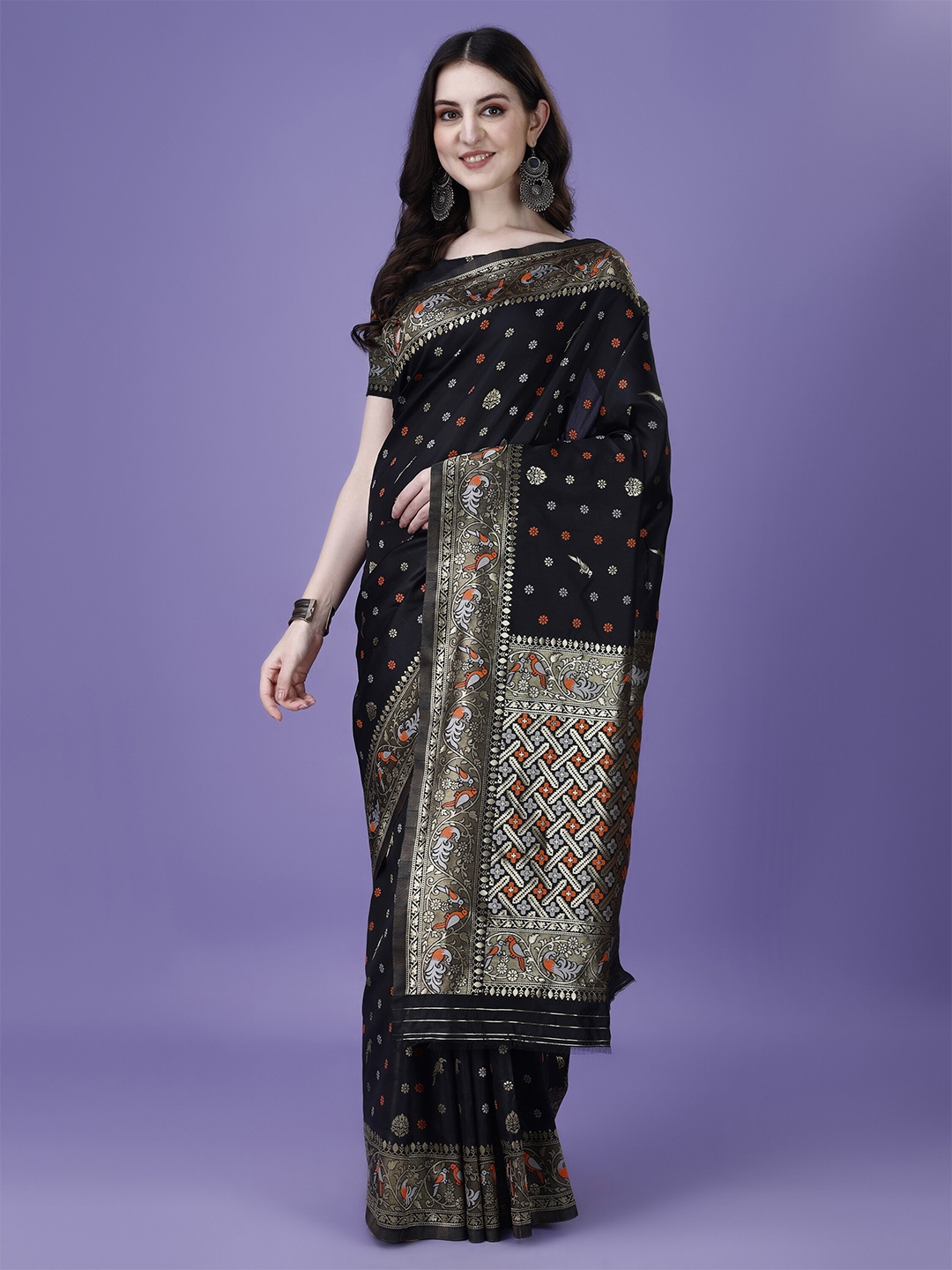

MAGMINA Woven Design Zari Paithani Saree, Black