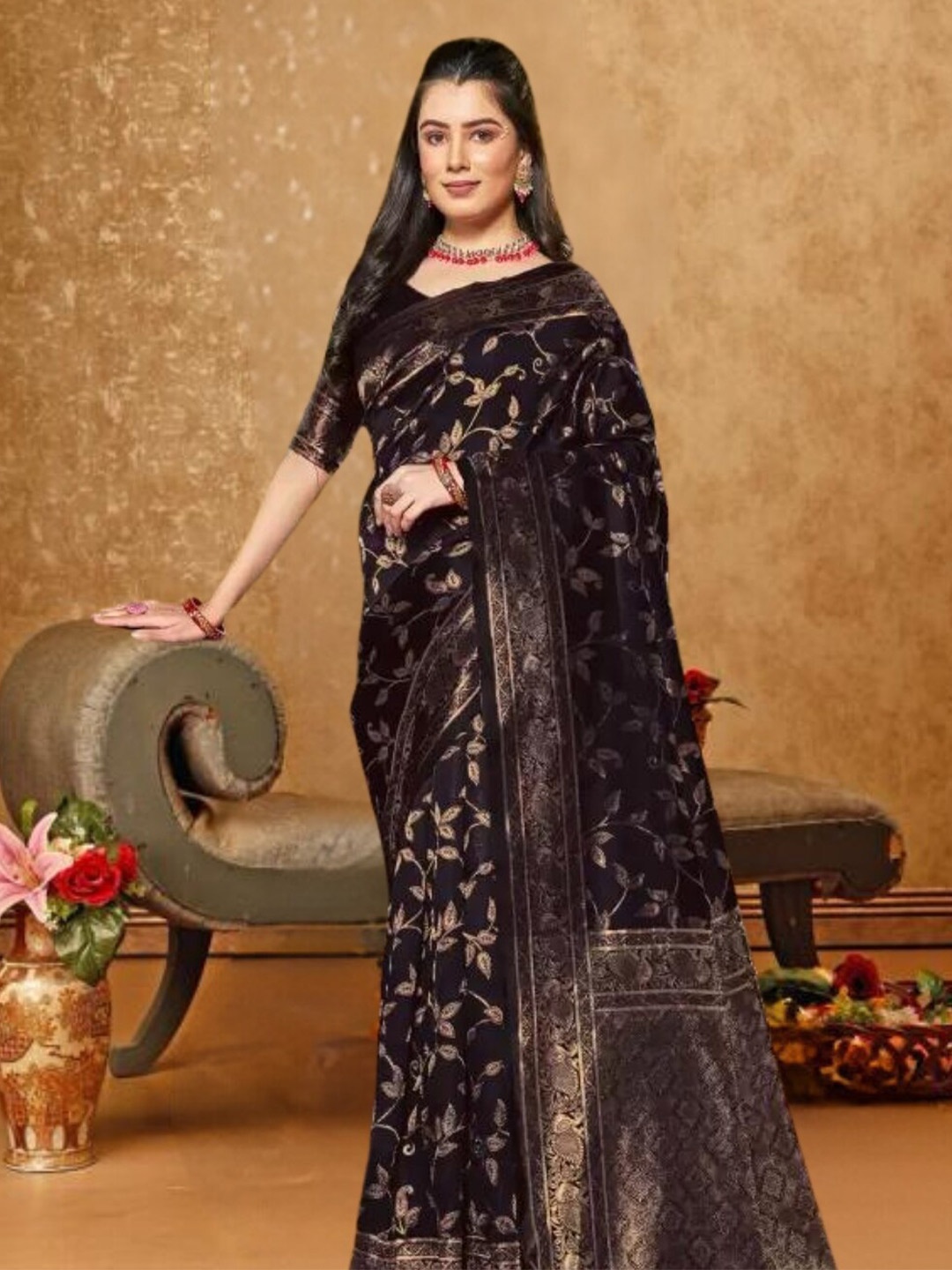 

MAGMINA Floral Woven Design Zari Banarasi Saree, Black