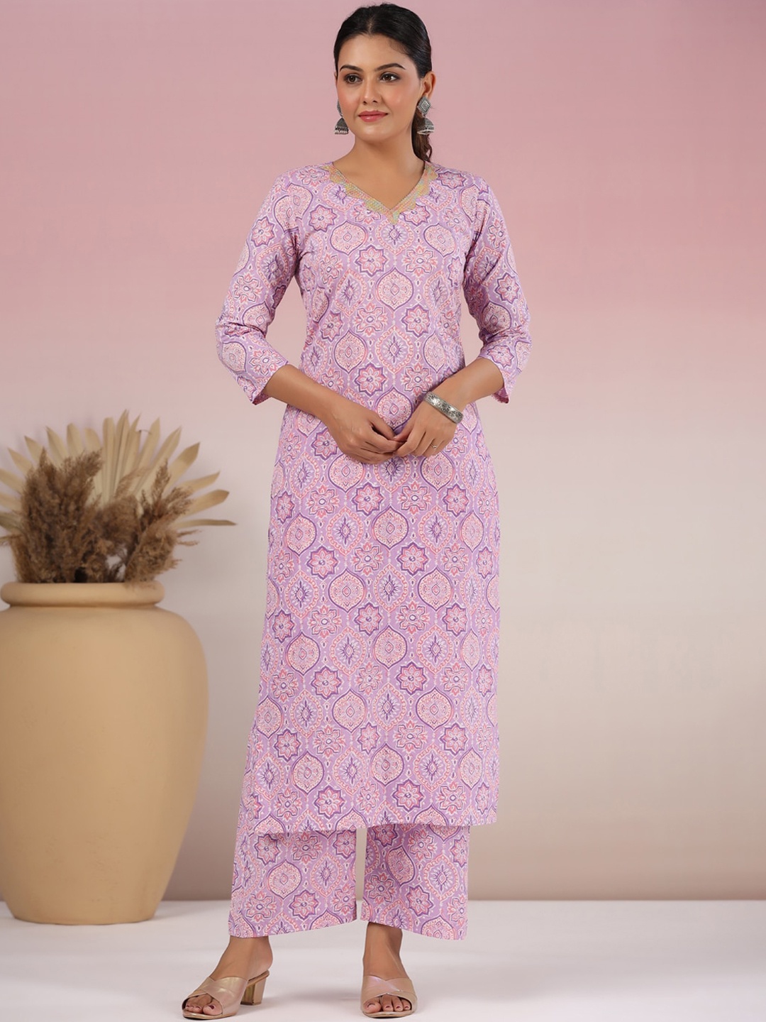 

KALINI Ethnic Motifs Printed Straight Kurta with Palazzos, Purple