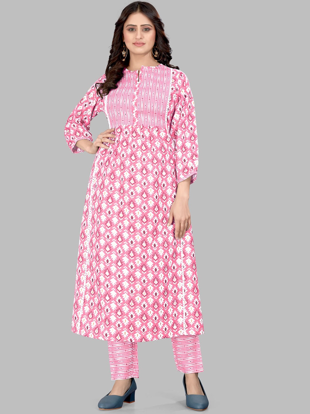 

SUNDARNAARI Printed Regular Cotton Kurta with Pyjamas, Pink