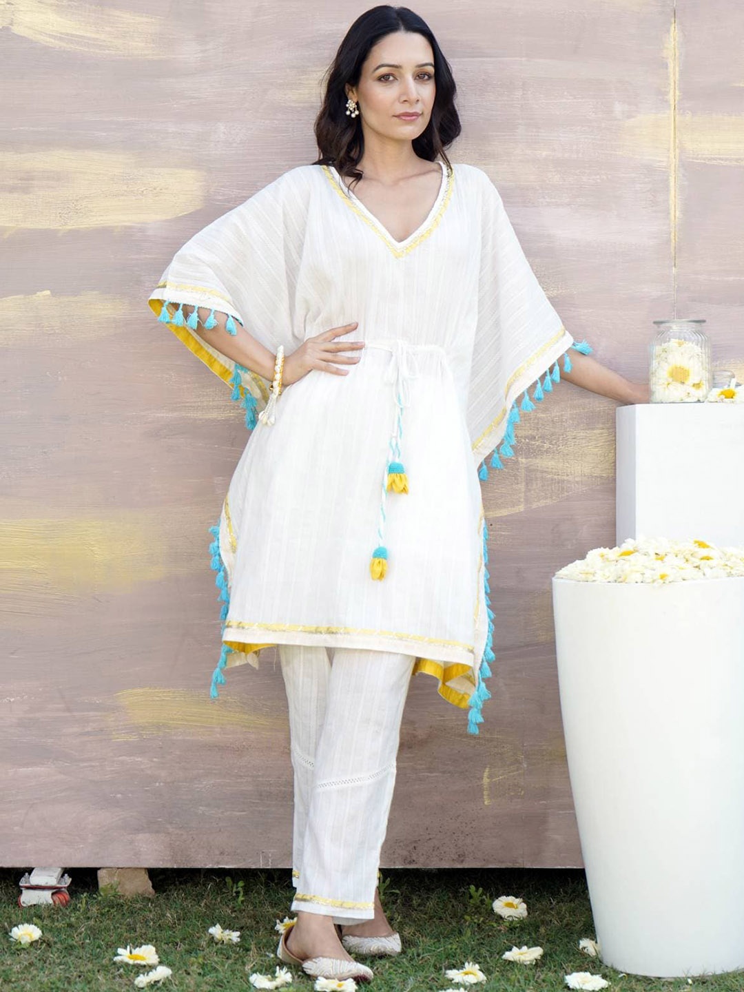 

NERO Striped V-Neck Flared Sleeves Dobby Weave Cotton Kaftan Kurta, White