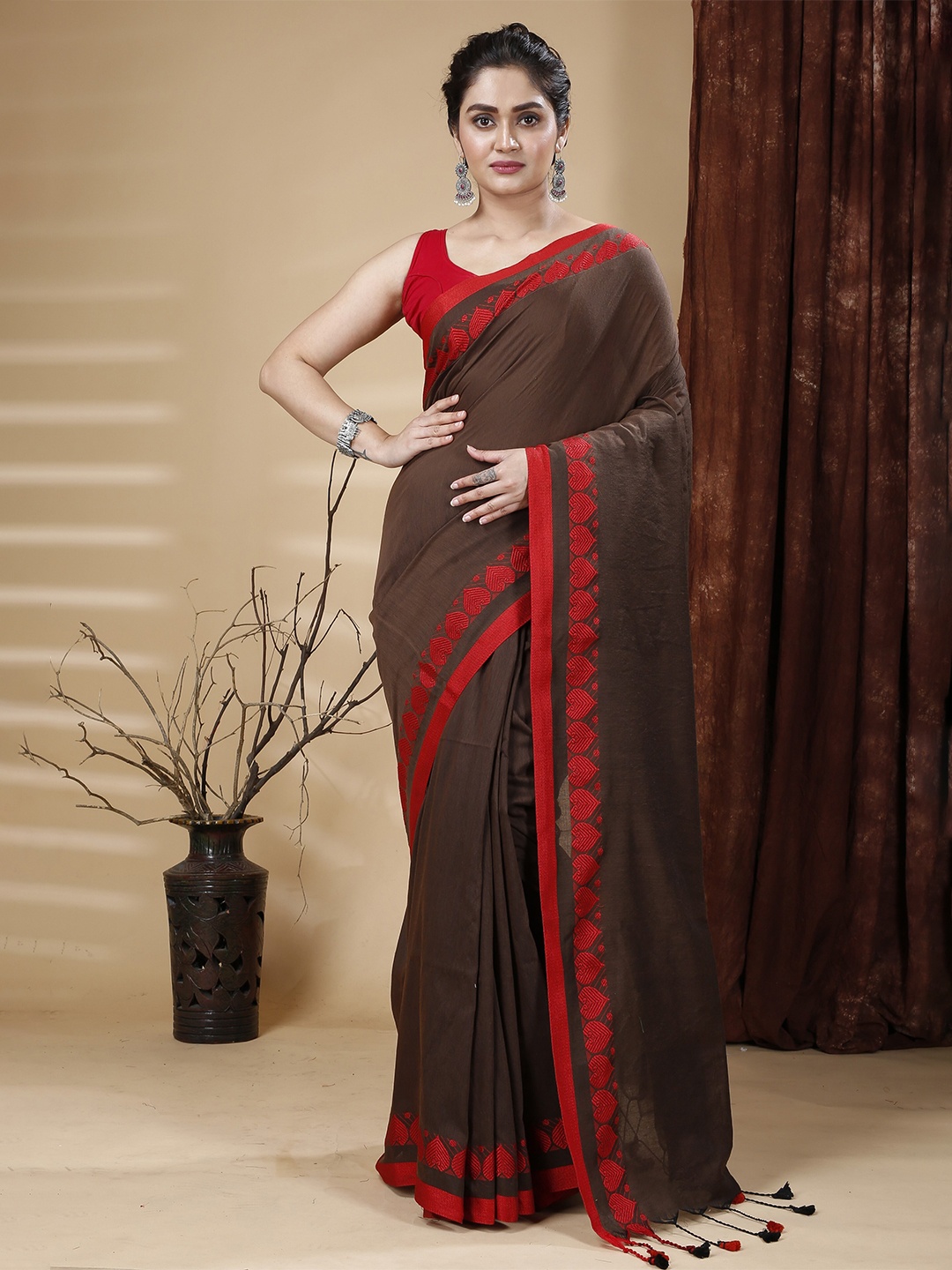 

SLAGHA Traditional Taant Saree, Brown