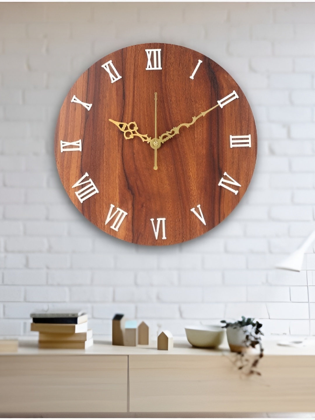 

FASTQT Brown & White Wooden Analogue Contemporary Wall Clock