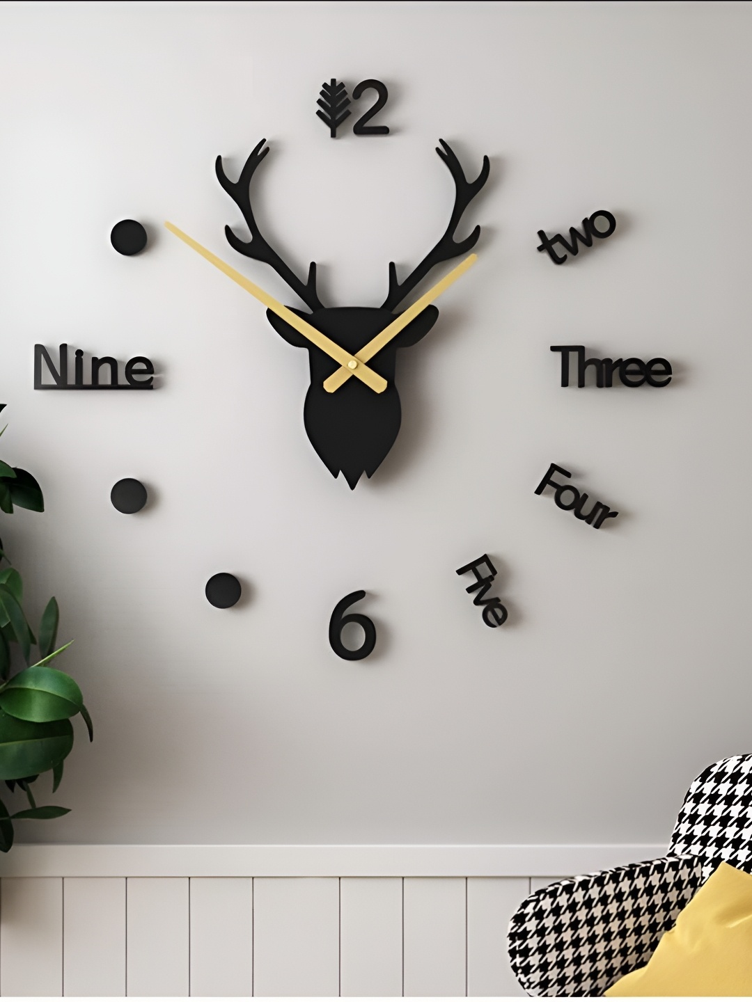 

FASTQT Black & Gold-Toned Analogue Contemporary Wall Clock