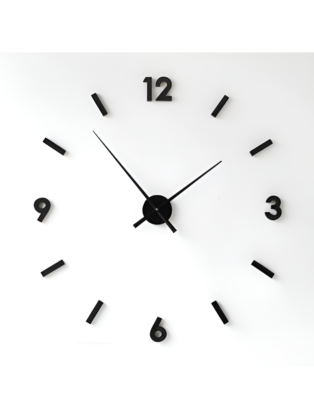 

FASTQT Black Analogue Round Shaped Contemporary Wall Clock