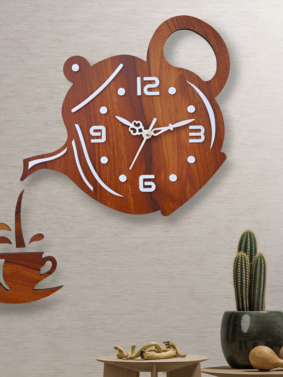 

FASTQT Brown & White Geometric Contemporary Wooden Wall Clock