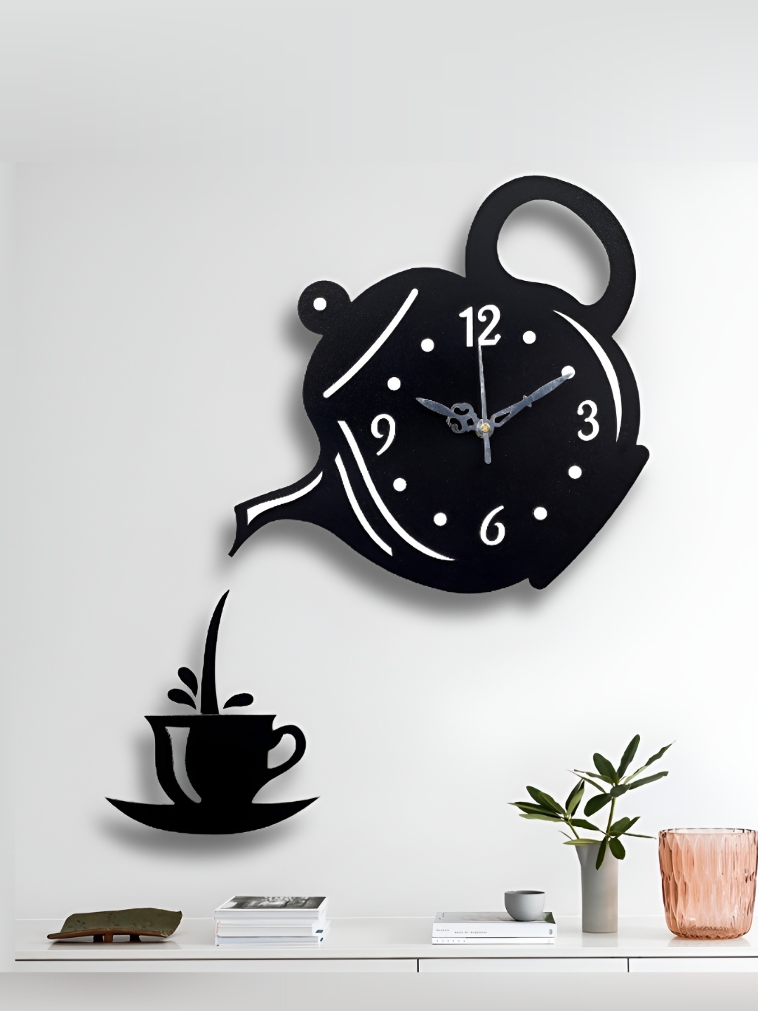 

FASTQT Black & White Abstract Shaped Wooden Analogue Contemporary Wall Clock