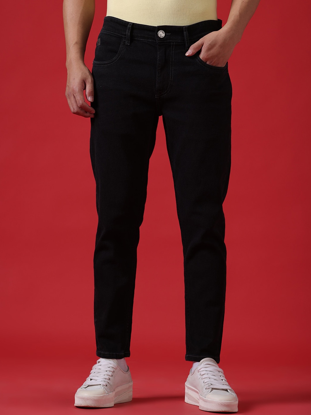 

WROGN Men Comfort Skinny Fit Clean Look Cotton Jeans, Black
