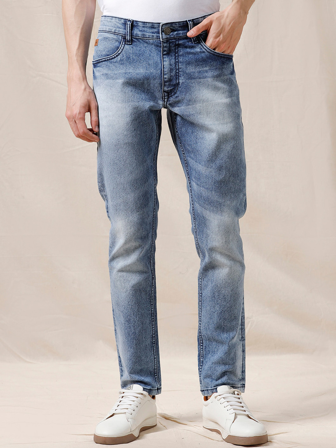 

WROGN Men Comfort Slim Fit Heavy Fade Cotton Jeans, Blue