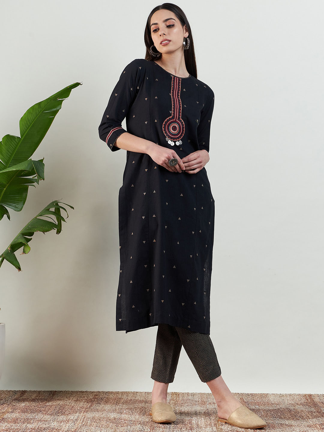 

STADO Geometric Woven Design Straight Pure Cotton Kurta with Trousers, Black