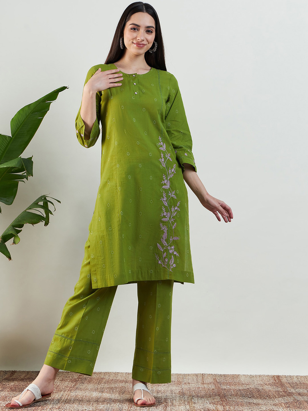 

STADO Ethnic Motifs Embroidered Straight Pure Cotton Kurta with Palazzos, Green