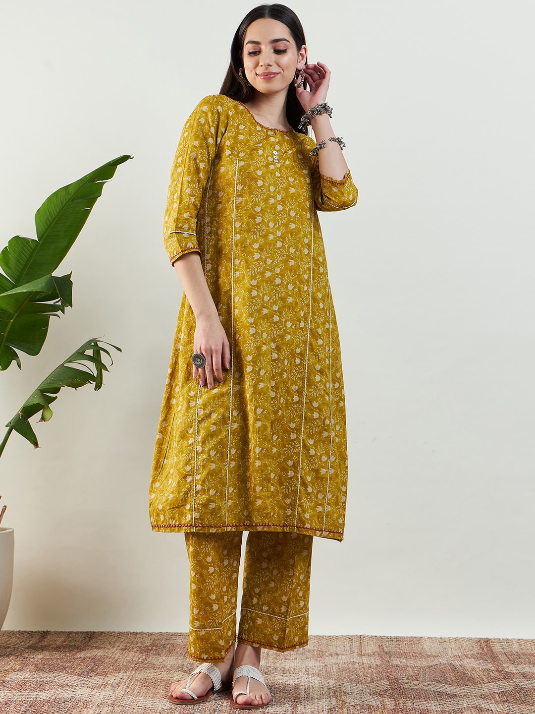 

STADO Floral Printed Regular Pure Cotton Kurta With Palazzos, Mustard