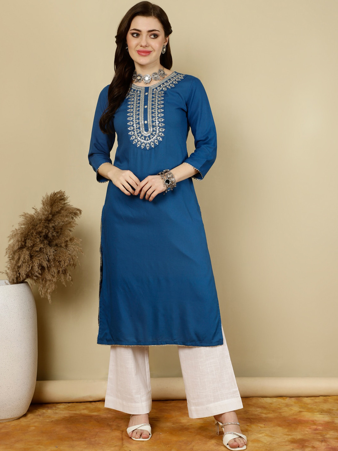 

NISHABD Ethnic Motifs Yoke Design Straight Kurta, Blue