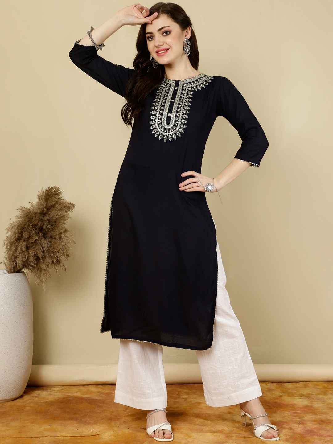 

NISHABD Ethnic Motifs Yoke Design Straight Kurta, Black