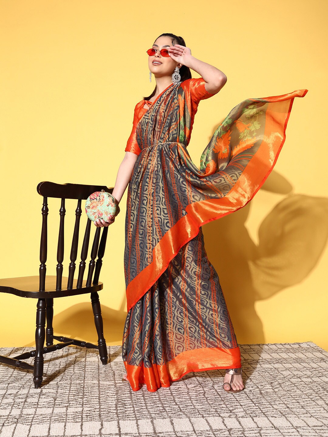 

Mitera Floral Printed Pure Chiffon Party Wear Saree, Grey