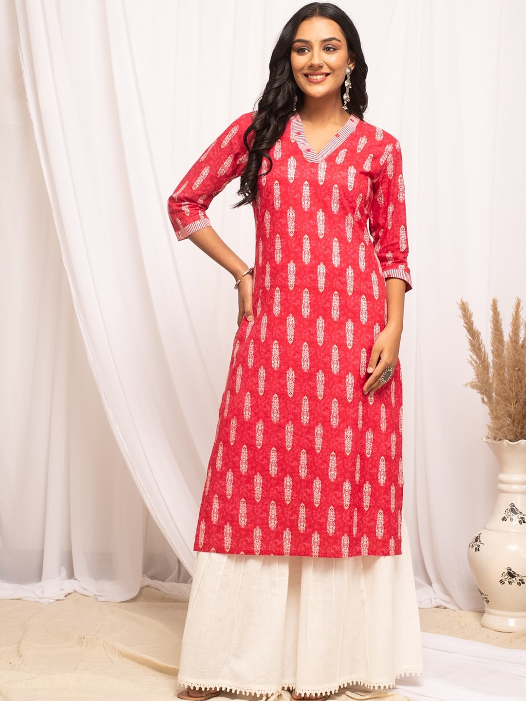 

FIORRA Ethnic Motifs Printed Straight Kurta, Pink
