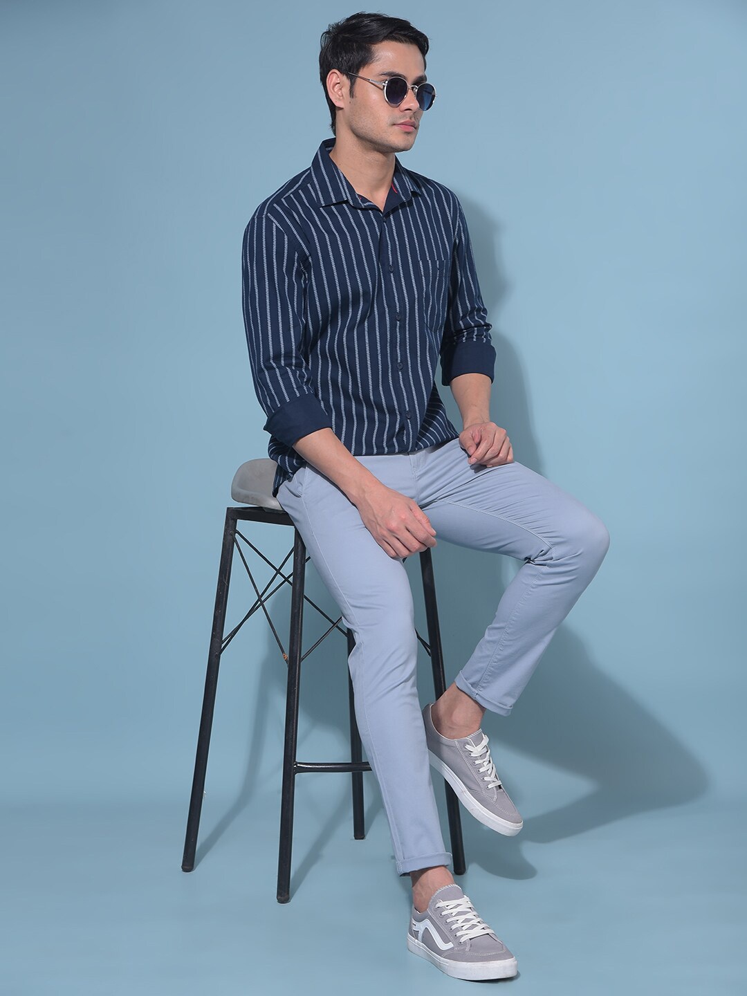 

Crimsoune Club Resort Collar Striped Slim Fit Cotton Casual Shirt, Navy blue