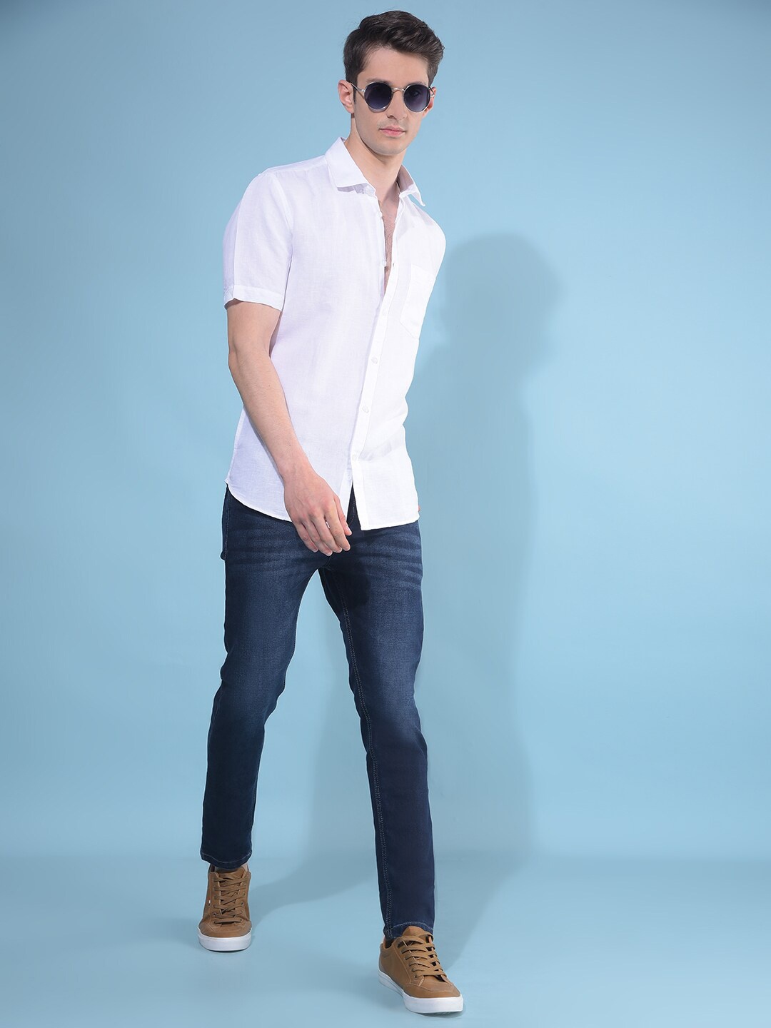 

Crimsoune Club Classic Slim Fit Spread Collar Sort Sleeves Cotton Casual Shirt, White