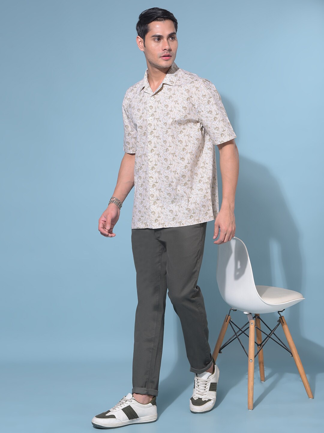 

Crimsoune Club Resort Collar Slim Fit Floral Printed Cotton Casual Shirt, Beige