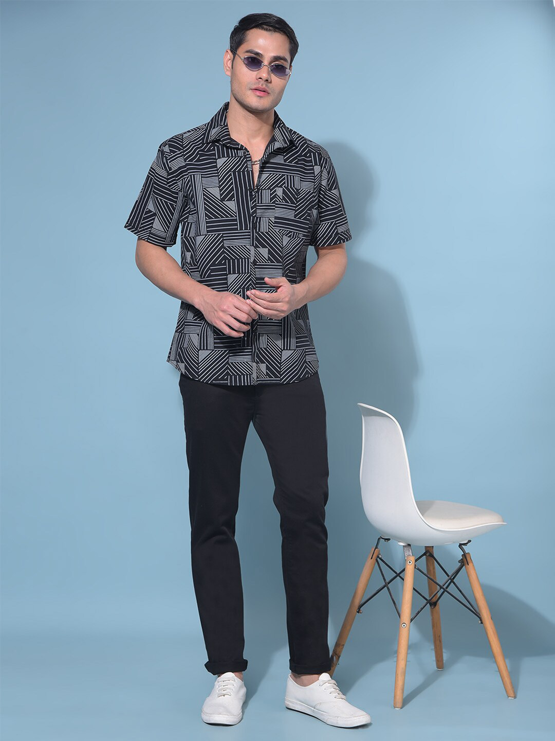 

Crimsoune Club Resort Collar Slim Fit Short Sleeves Opaque Printed Casual Shirt, Black