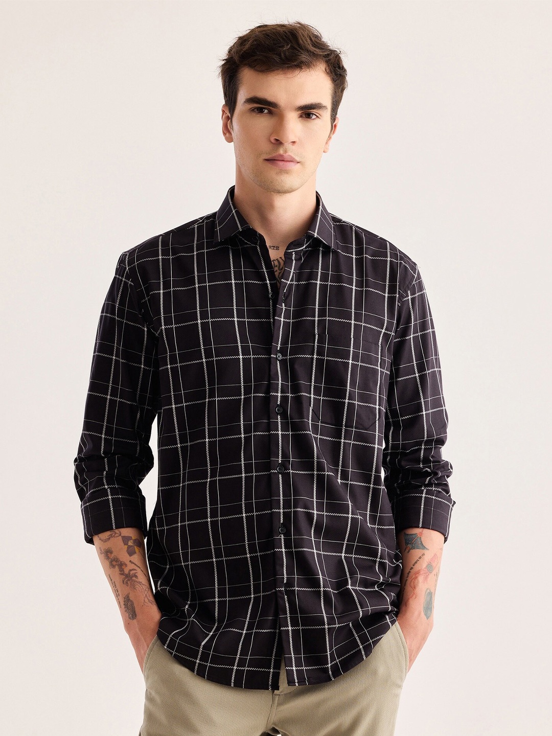 Stori Spread Collar Long Sleeves Slim Fit Checked Cotton Formal Shirt, Black