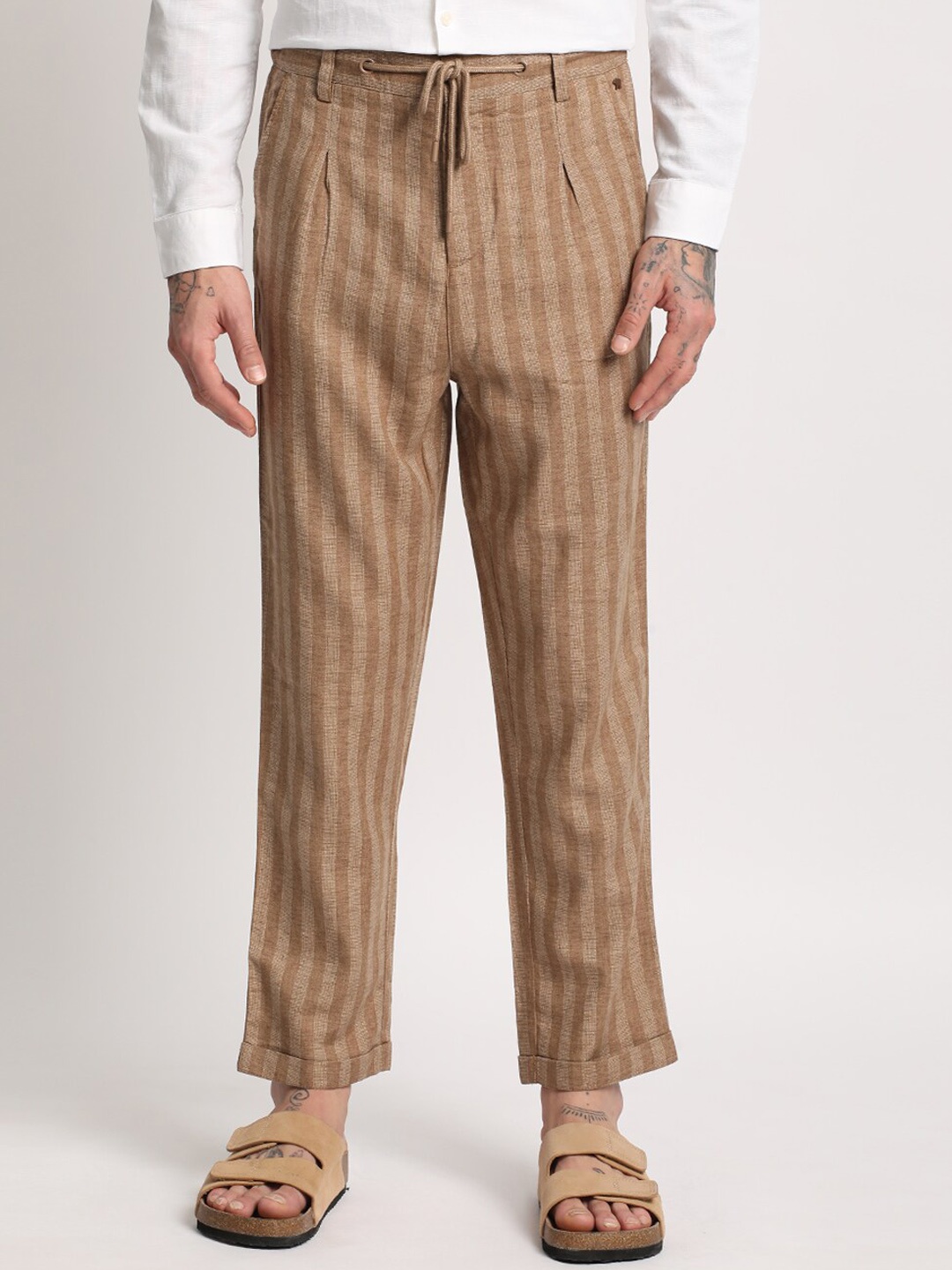 

THE BEAR HOUSE Men Striped Tapered Fit Trousers, Brown