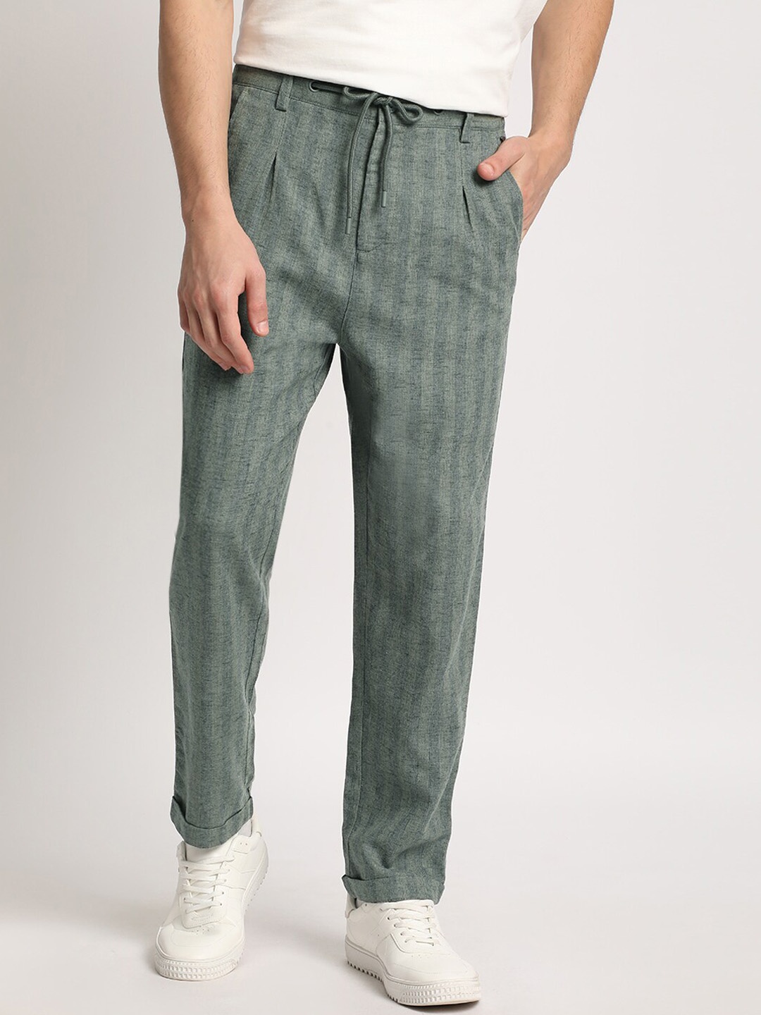 

THE BEAR HOUSE Men Striped Tapered Fit Trousers, Green