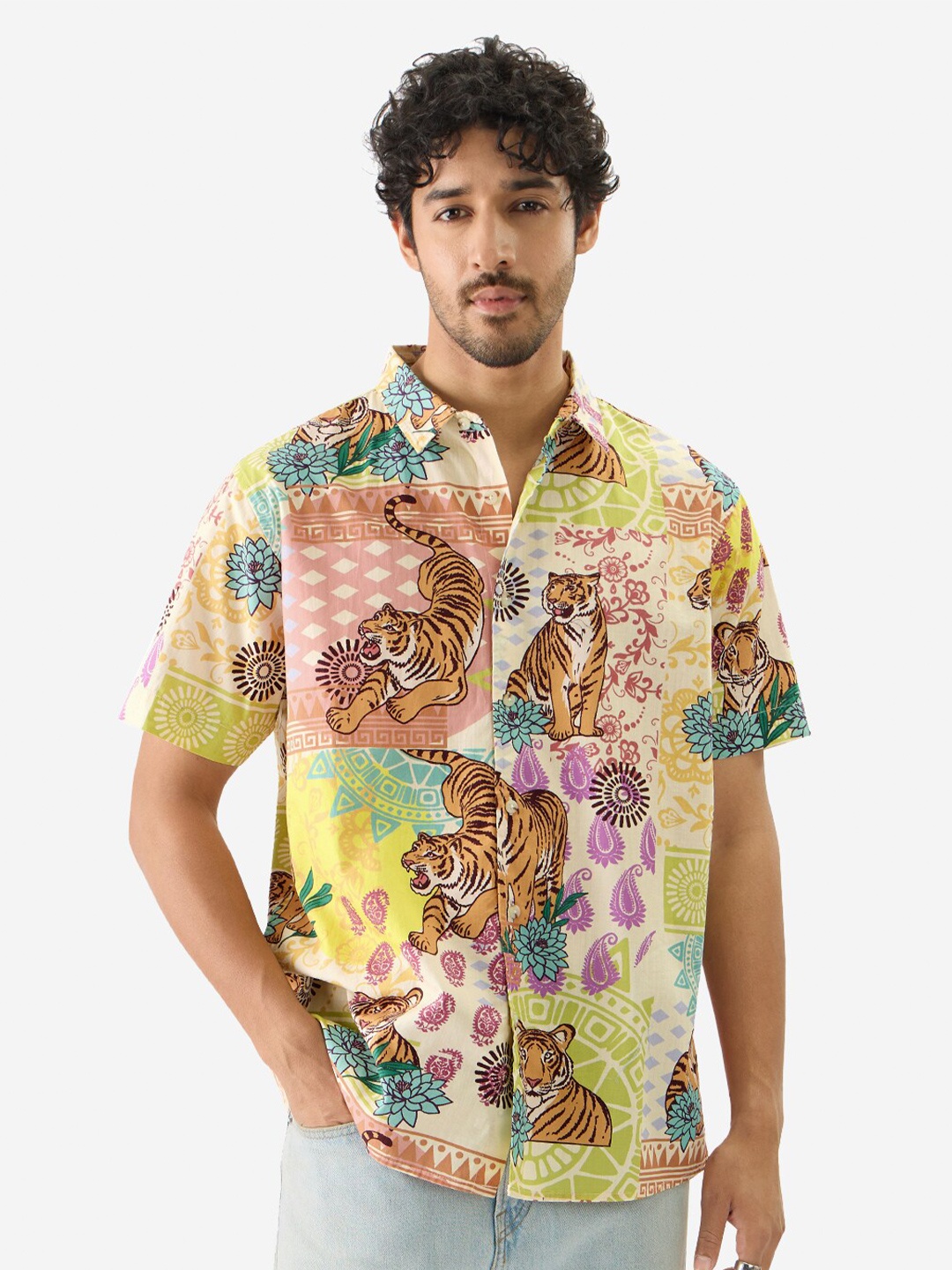 

The Souled Store Spread Collar Short Sleeves Looney Tunes Printed Regular Fit Cotton Shirt, Beige