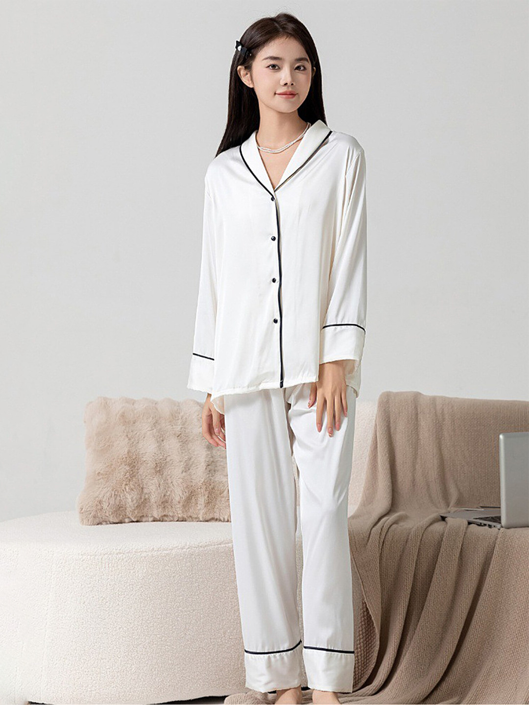 

LULU & SKY Lapel Collar Long Sleeves Night Suit Set, White
