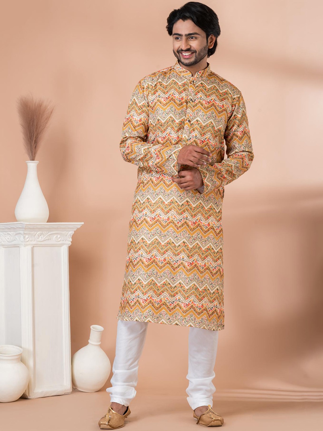 

ROOTED LIBAAS Chevron Printed Straight Kurta with Pyjamas, Orange