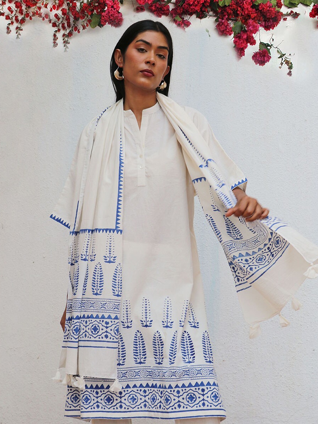 

Chidiyaa Women Ethnic Motifs Block Printed Pure Cotton Stole, White