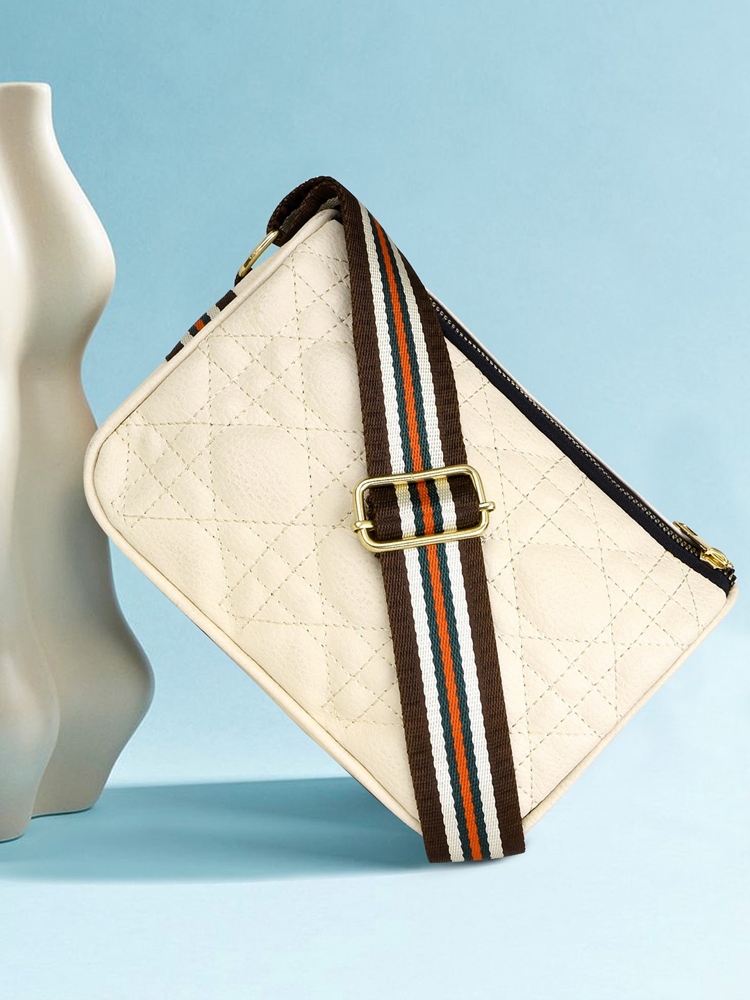 

OsaiZ Bucket Quilted Hobo Bag, Off white