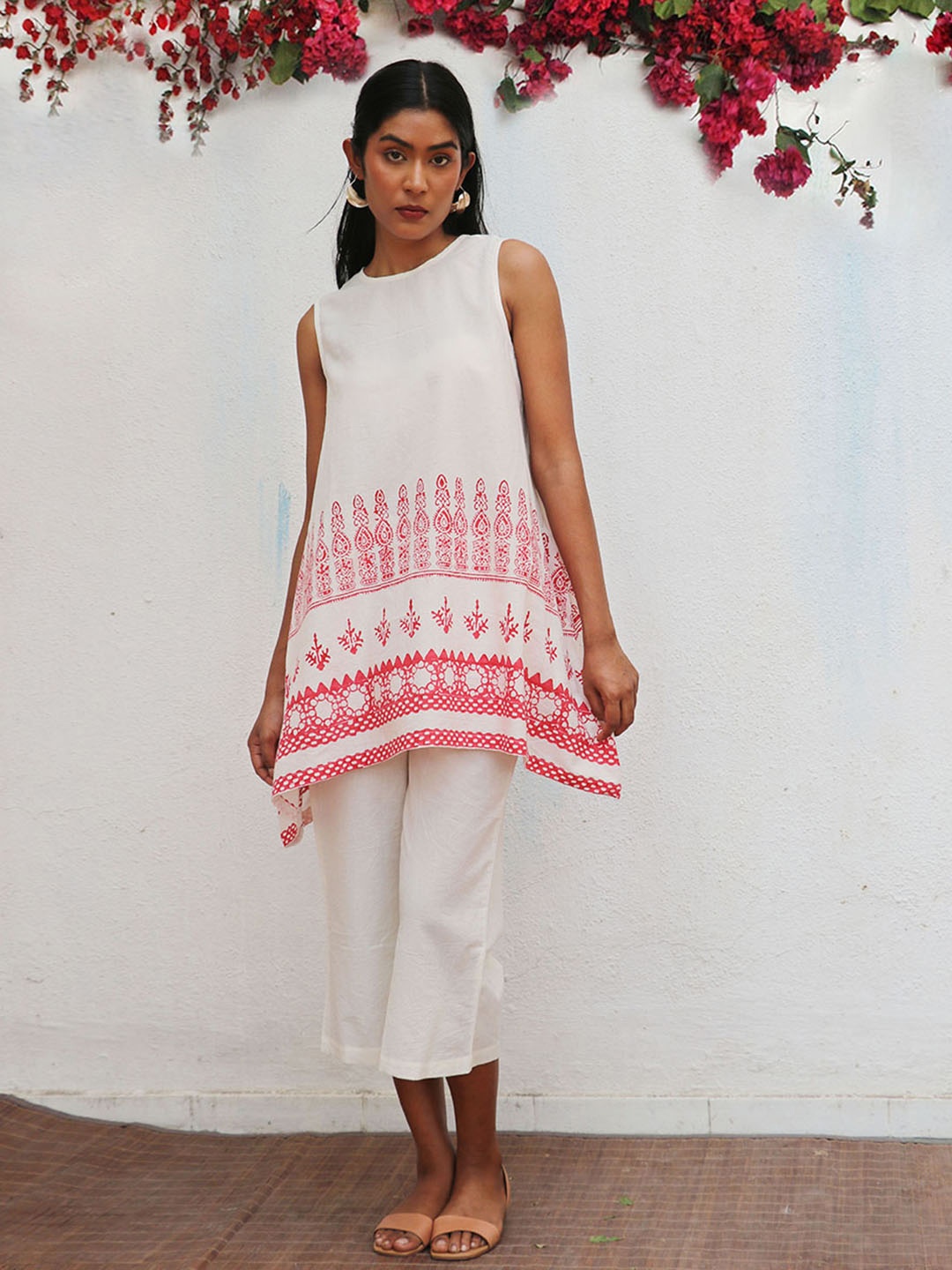 

Chidiyaa Printed Cotton Longline Top, Off white