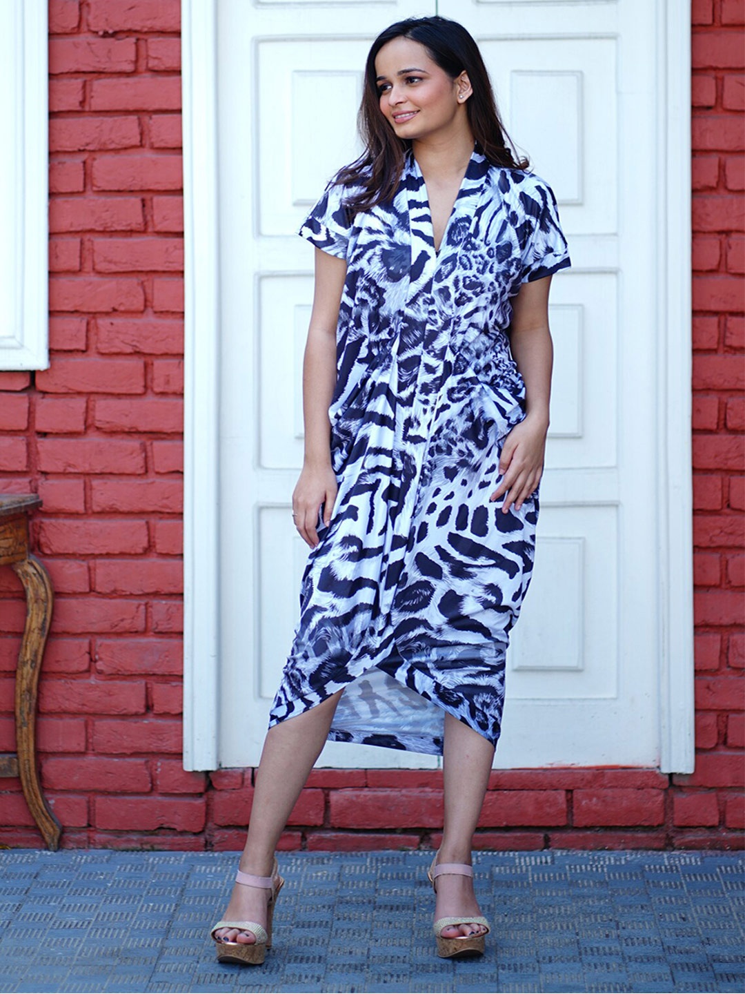 

Rajoria Instyle Abstract Print V-Neck Short Sleeves A-Line Midi Dress, Blue