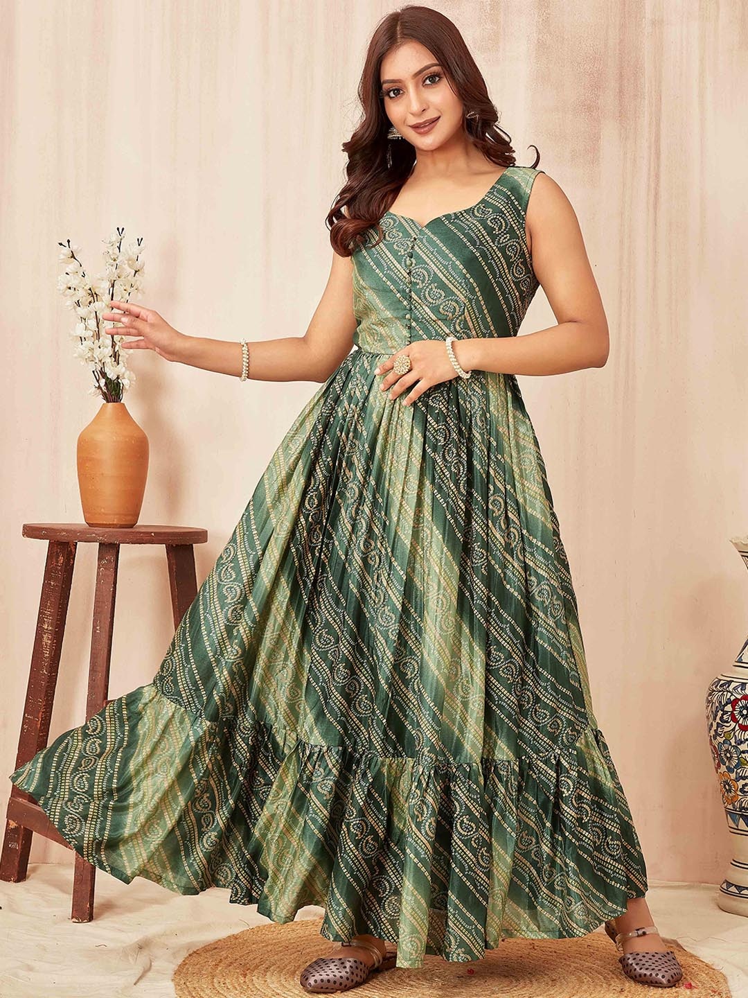 

CHANSI Bandhani Printed Sweetheart Neck Sleeveless Flared Maxi Ethnic Dress, Green