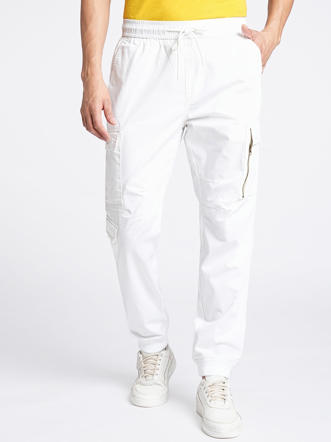 

Blue Buddha Men Relaxed Loose Fit Cargos Trouser, White