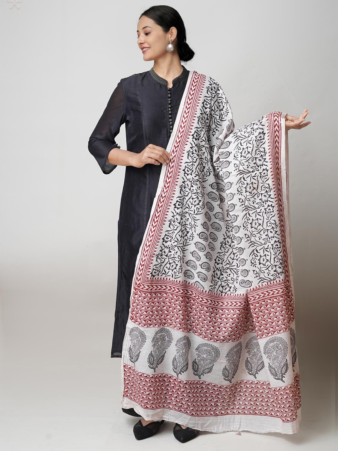 

Unnati Silks Ethnic Motifs Printed Cotton Dupatta, White