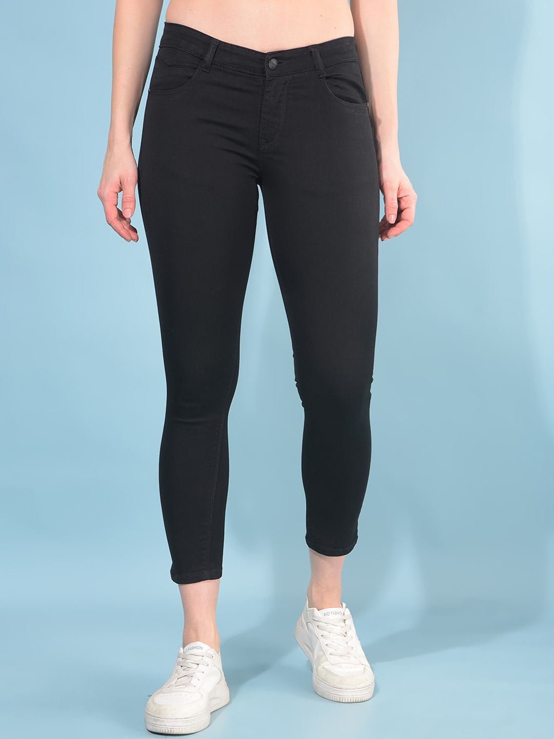 

Crimsoune Club Women Skinny Fit Slash Knee Stretchable Jeans, Black