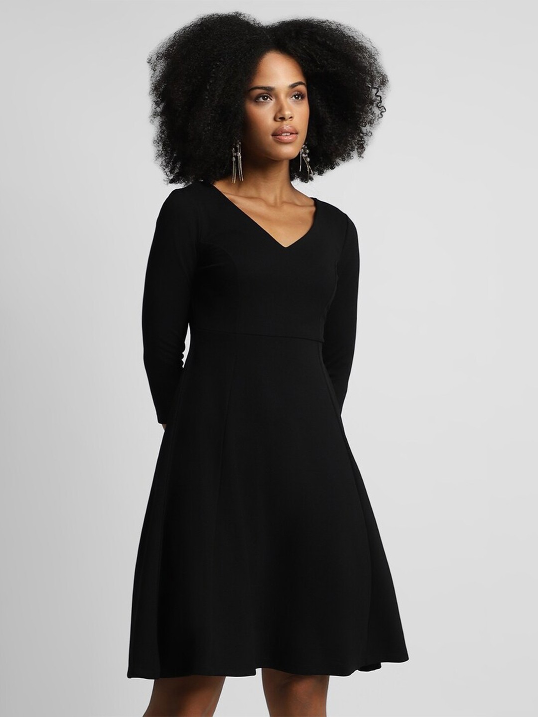 

FOREVER 21 V-Neck Three Quarter Sleeves Fit & Flare Dress, Black