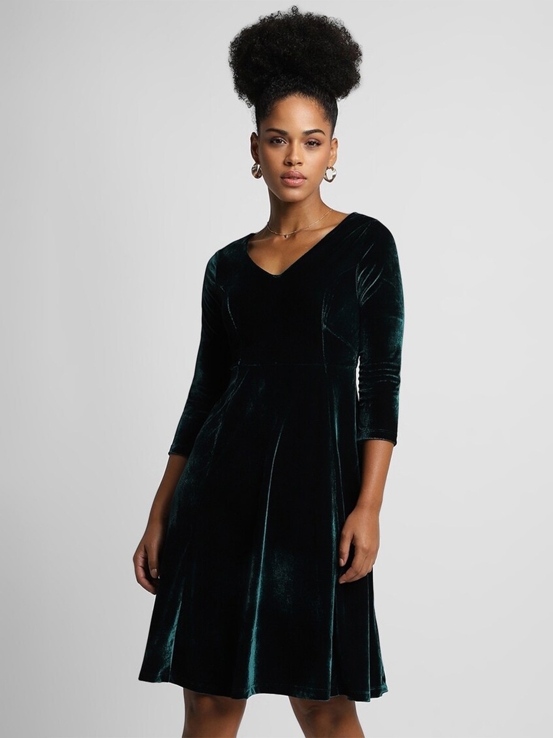 

FOREVER 21 V-Neck Three Quarter Sleeves Fit & Flare Dress, Green