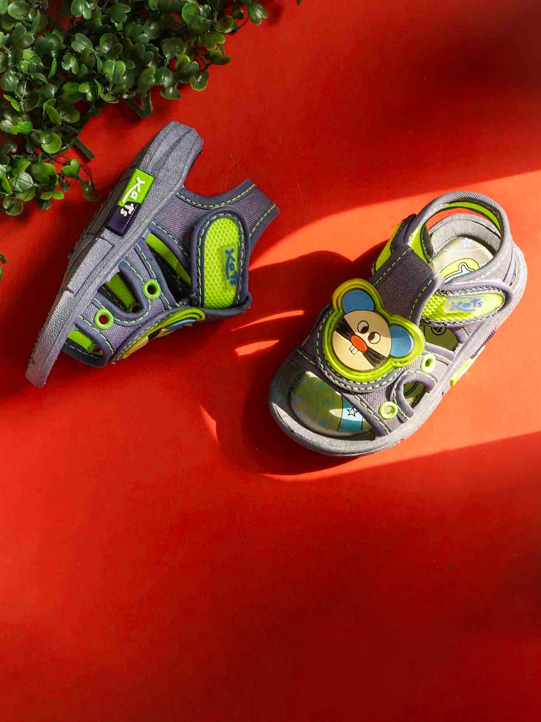 

KATS Kids Sports Sandals, Fluorescent green