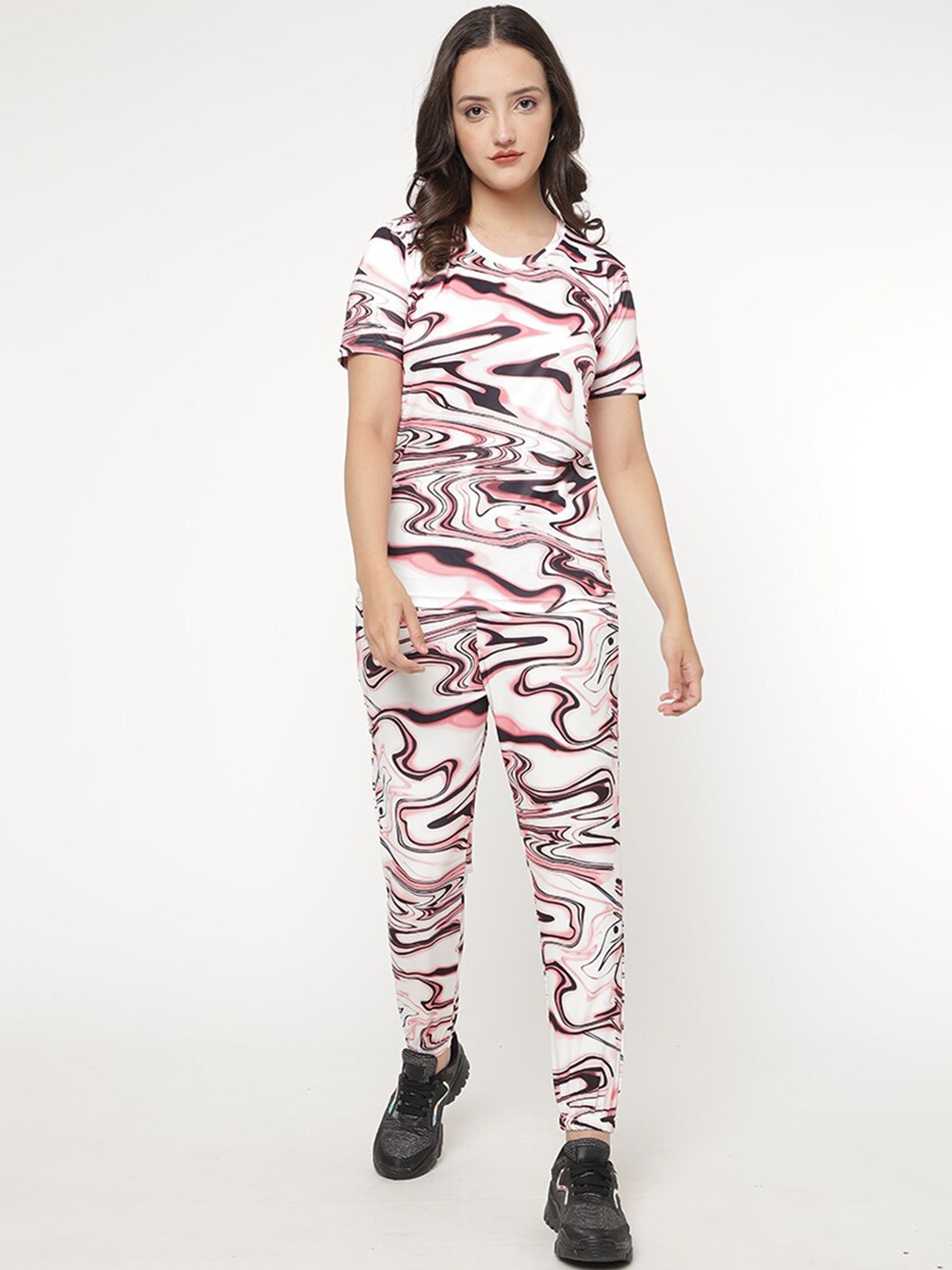 

shriez Abstract Printed Round-Neck T-Shirt With Joggers, Maroon